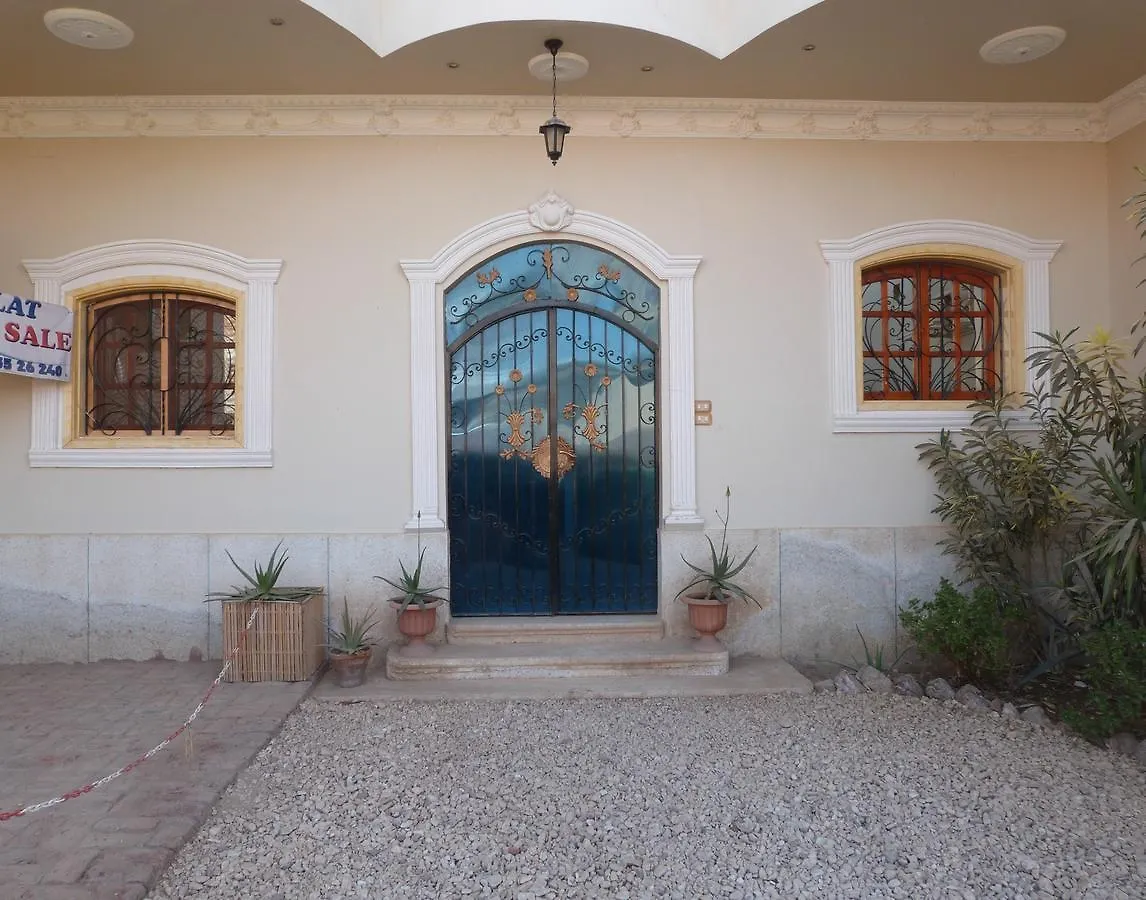 לוקסור Mountain View Apartments