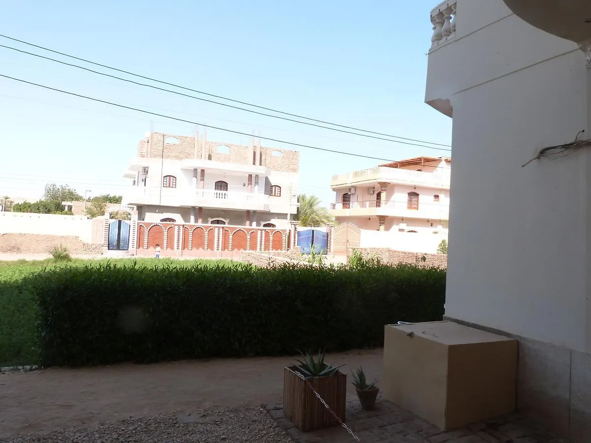 לוקסור Mountain View Apartments 0*,