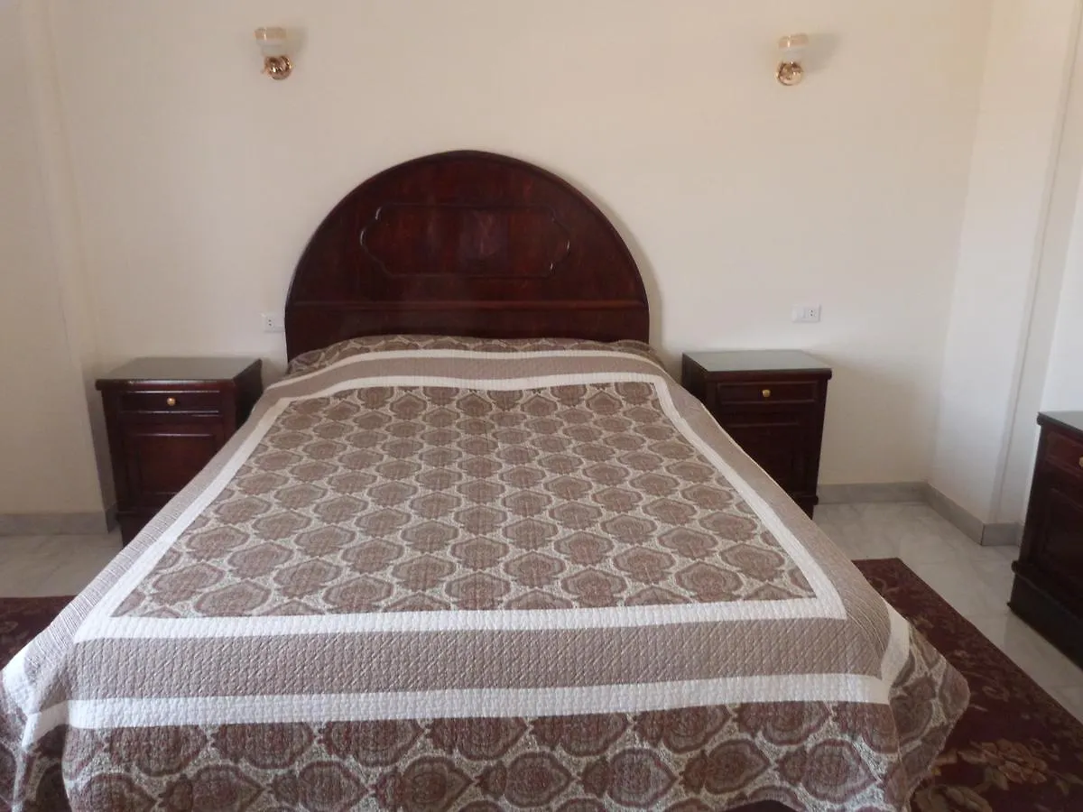 לוקסור Mountain View Apartments